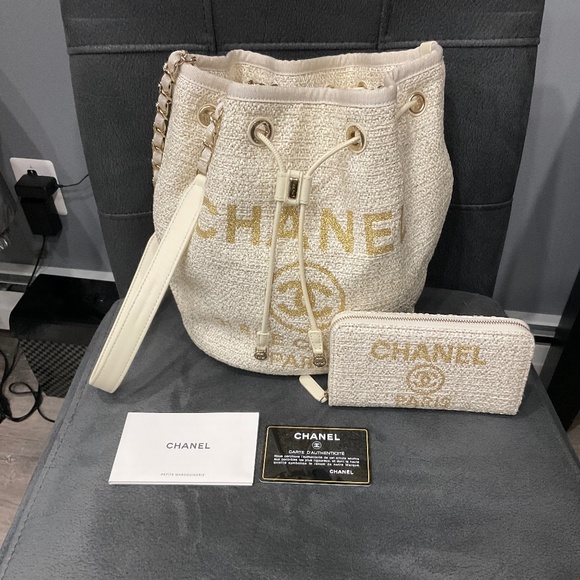 Chanel handbag and wallet - Picture 1 of 8